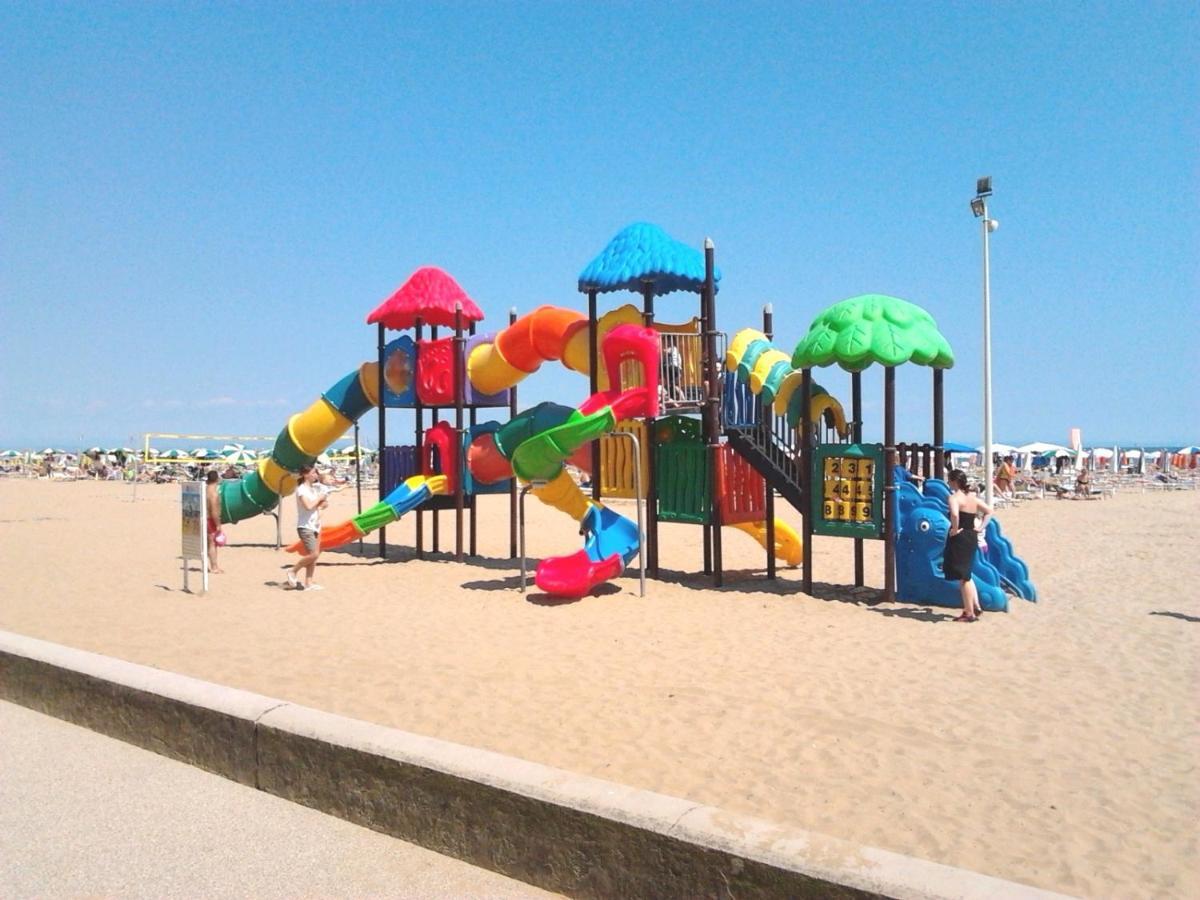 Lucerna Apartments At Sabbiadoro Beach 리그나노 사비아도로 외부 사진